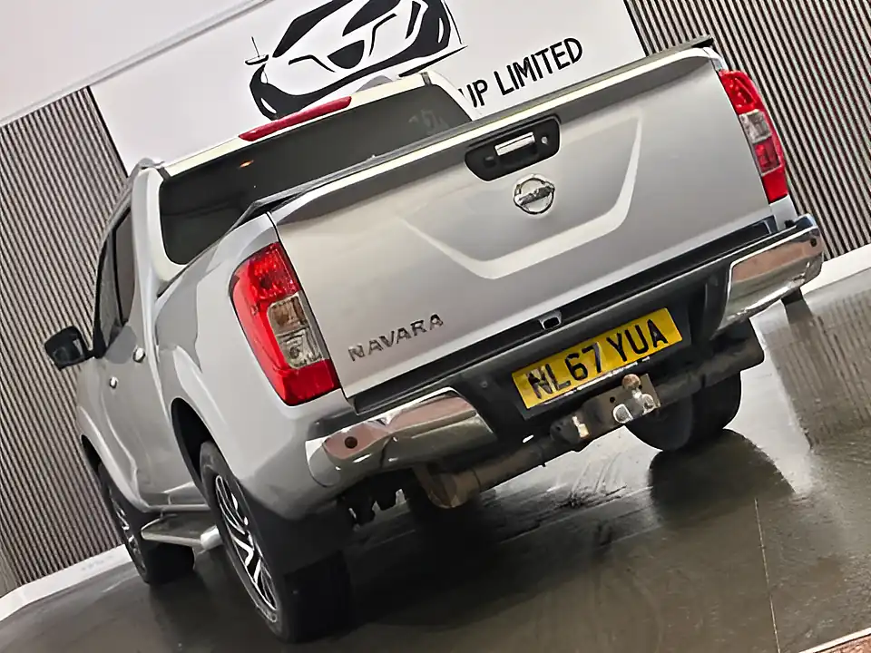 Used 2017 Nissan Navara Tekna Silver - Interior and Exterior details 10