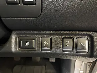 Used 2017 Nissan Navara Tekna Silver - Interior and Exterior details 14