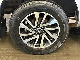 Used 2017 Nissan Navara Tekna Silver - Interior and Exterior details 15