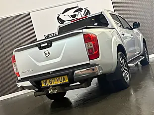 Used 2017 Nissan Navara Tekna Silver - Interior and Exterior details 17
