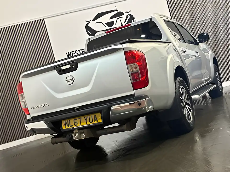 Used 2017 Nissan Navara Tekna Silver - Interior and Exterior details 17