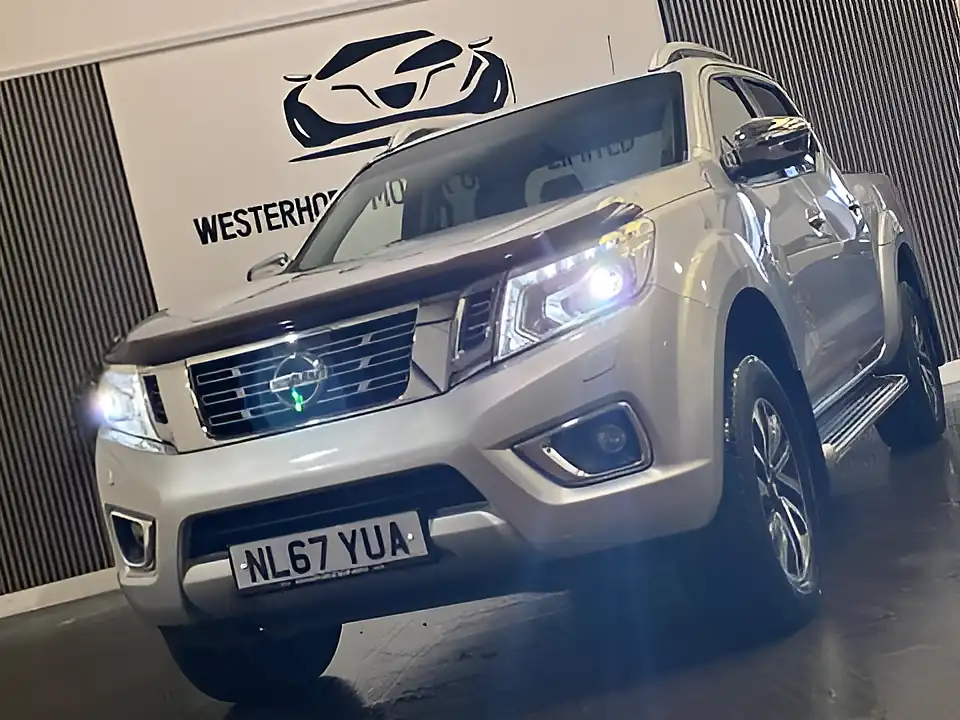 Used 2017 Nissan Navara Tekna Silver - Interior and Exterior details 18