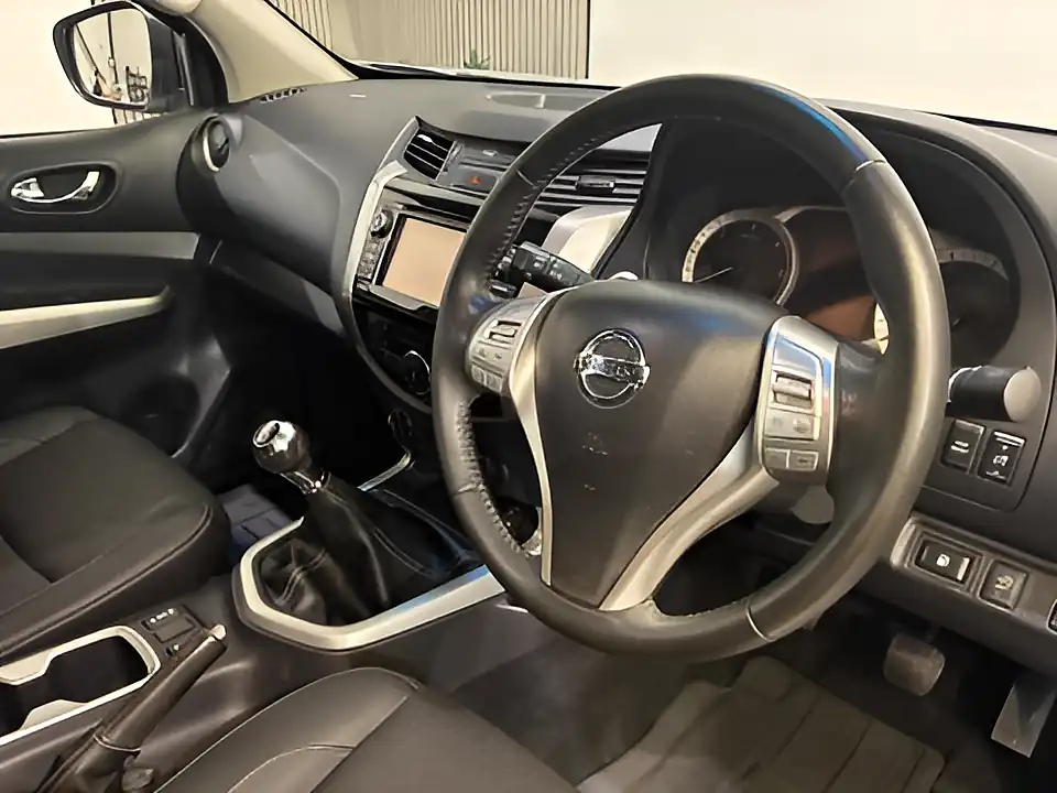 Used 2017 Nissan Navara Tekna Silver - Interior and Exterior details 3