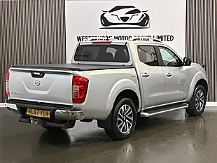 Used 2017 Nissan Navara Tekna Silver - Interior and Exterior details 4