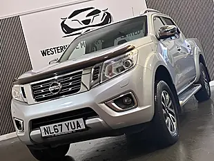 Used 2017 Nissan Navara Tekna Silver - Interior and Exterior details 6