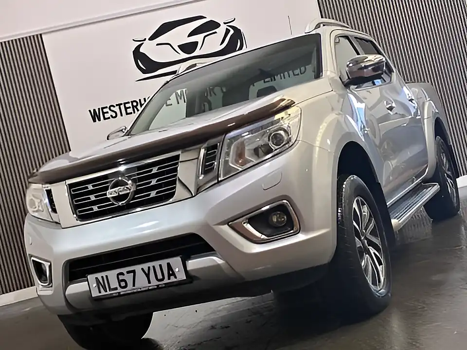 Used 2017 Nissan Navara Tekna Silver - Interior and Exterior details 6