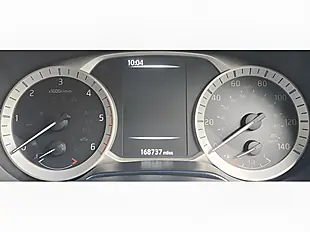 Used 2017 Nissan Navara Tekna Silver - Interior and Exterior details 16