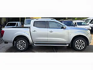 Used 2017 Nissan Navara Tekna Silver - Interior and Exterior details 6