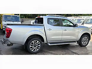 Used 2017 Nissan Navara Tekna Silver - Interior and Exterior details 7