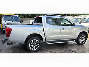 Used 2017 Nissan Navara Tekna Silver - Interior and Exterior details 8