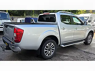 Used 2017 Nissan Navara Tekna Silver - Interior and Exterior details 9