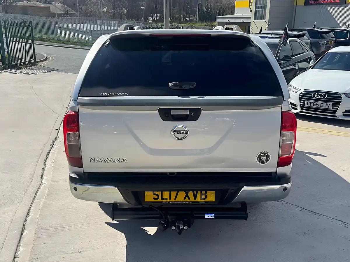 Used 2017 Nissan Navara Tekna Silver - Interior and Exterior details 10