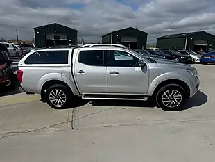 Used 2017 Nissan Navara Tekna Silver - Interior and Exterior details 11
