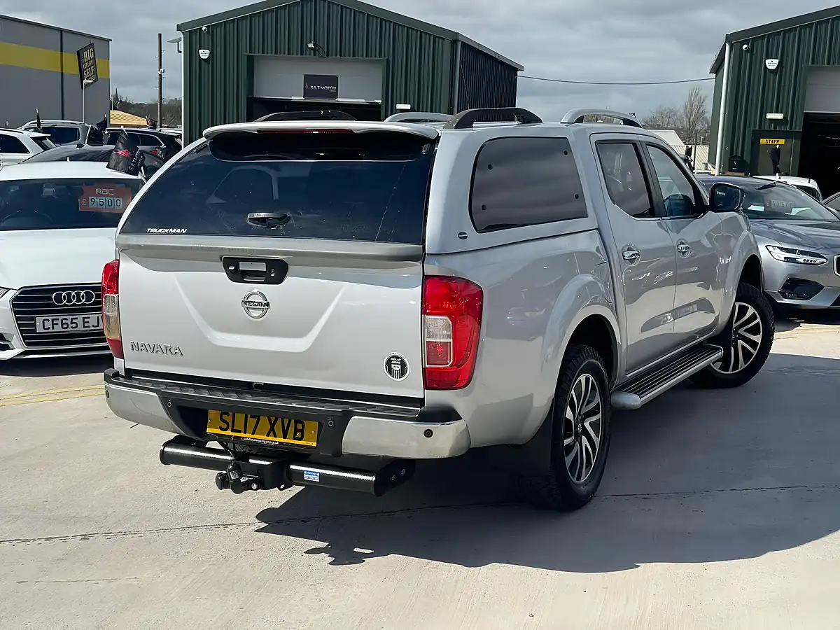 Used 2017 Nissan Navara Tekna Silver - Interior and Exterior details 13