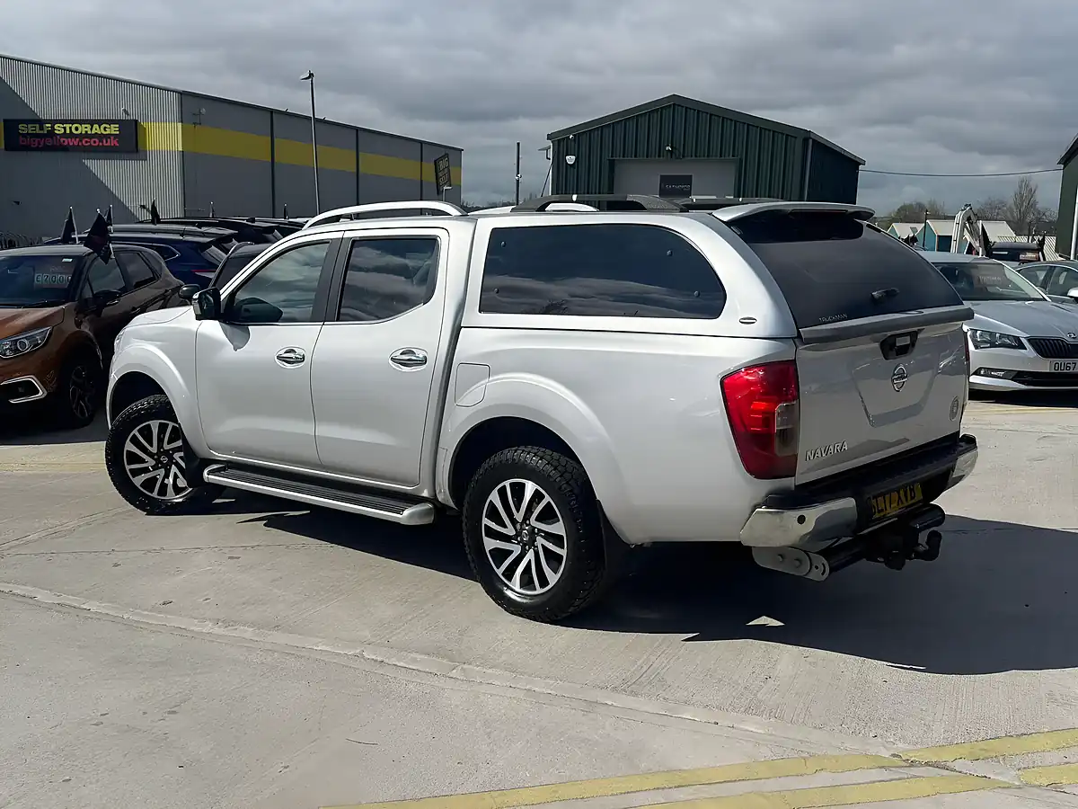 Used 2017 Nissan Navara Tekna Silver - Interior and Exterior details 8