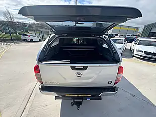 Used 2017 Nissan Navara Tekna Silver - Interior and Exterior details 9