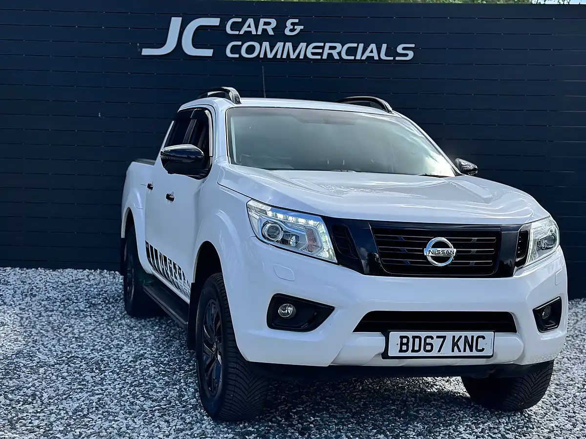 Used 2017 Nissan Navara Tekna White - Front View