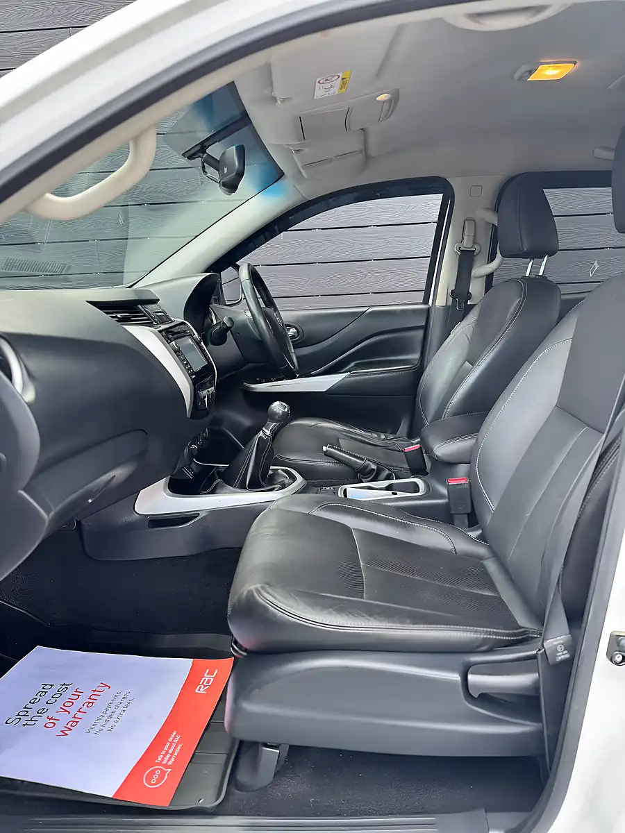 Used 2017 Nissan Navara Tekna White - Interior and Exterior details 10
