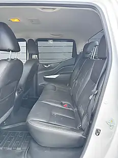 Used 2017 Nissan Navara Tekna White - Interior and Exterior details 11