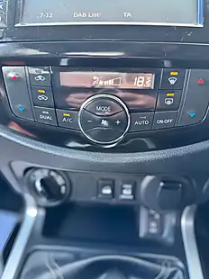 Used 2017 Nissan Navara Tekna White - Interior and Exterior details 16