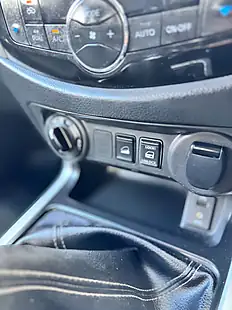Used 2017 Nissan Navara Tekna White - Interior and Exterior details 17