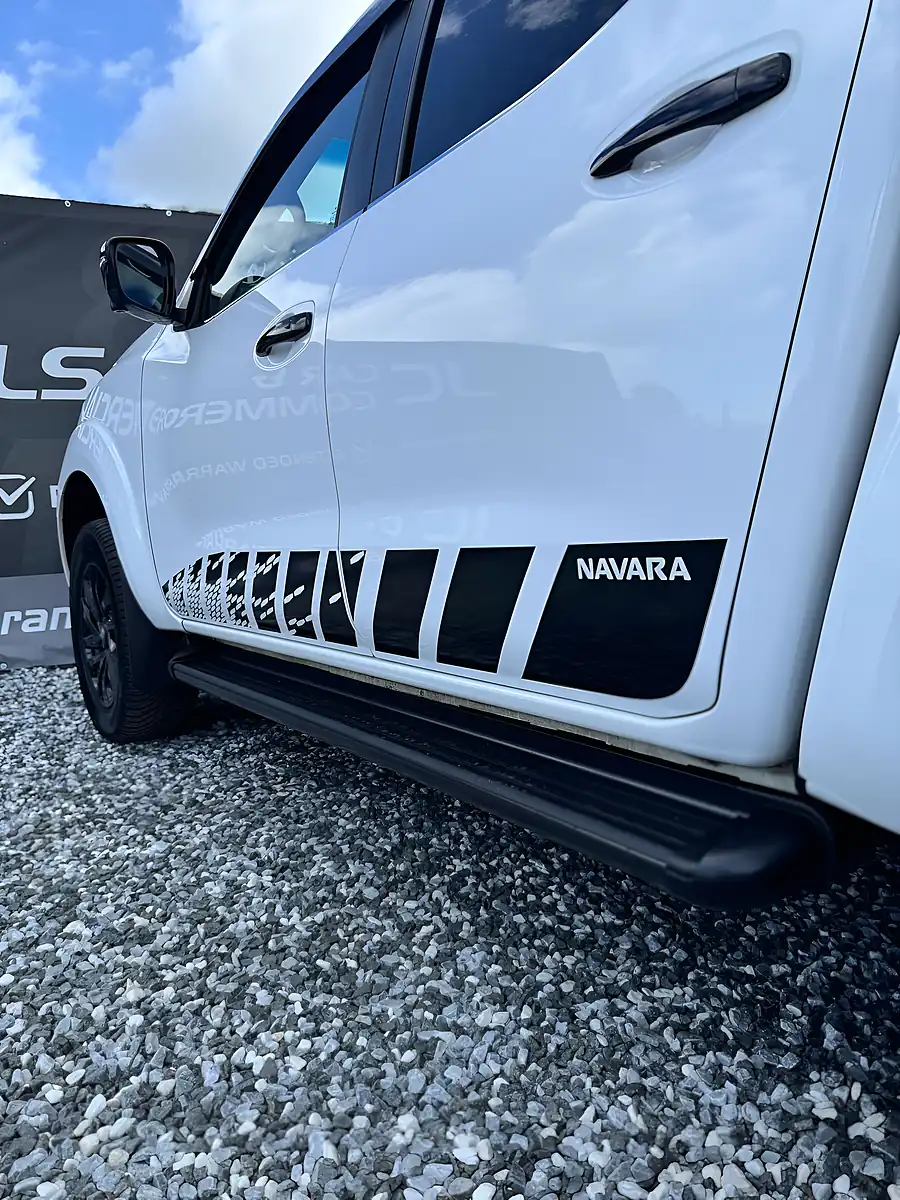 Used 2017 Nissan Navara Tekna White - Interior and Exterior details 19