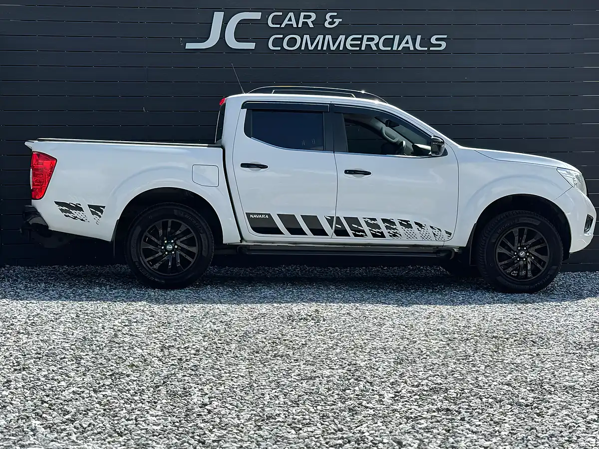 Used 2017 Nissan Navara Tekna White - Interior and Exterior details 2