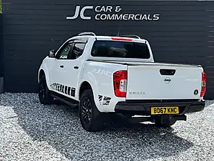 Used 2017 Nissan Navara Tekna White - Interior and Exterior details 5