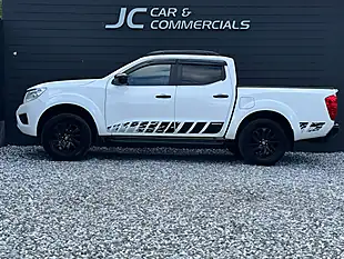 Used 2017 Nissan Navara Tekna White - Interior and Exterior details 6