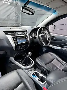Used 2017 Nissan Navara Tekna White - Interior and Exterior details 9