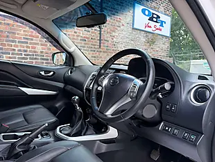 Used 2017 Nissan Navara Tekna White - Interior and Exterior details 10
