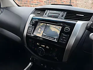 Used 2017 Nissan Navara Tekna White - Interior and Exterior details 13
