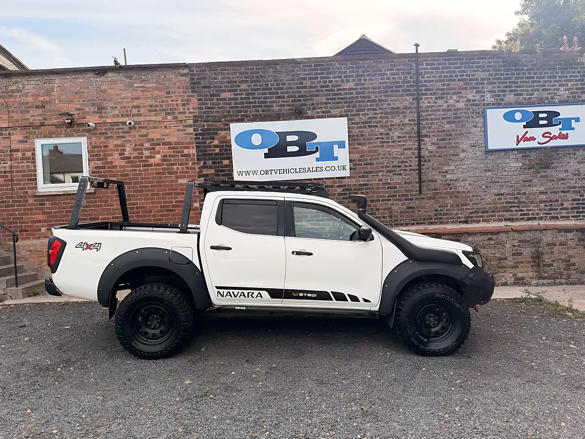 Used 2017 Nissan Navara Tekna White - Interior and Exterior details 2