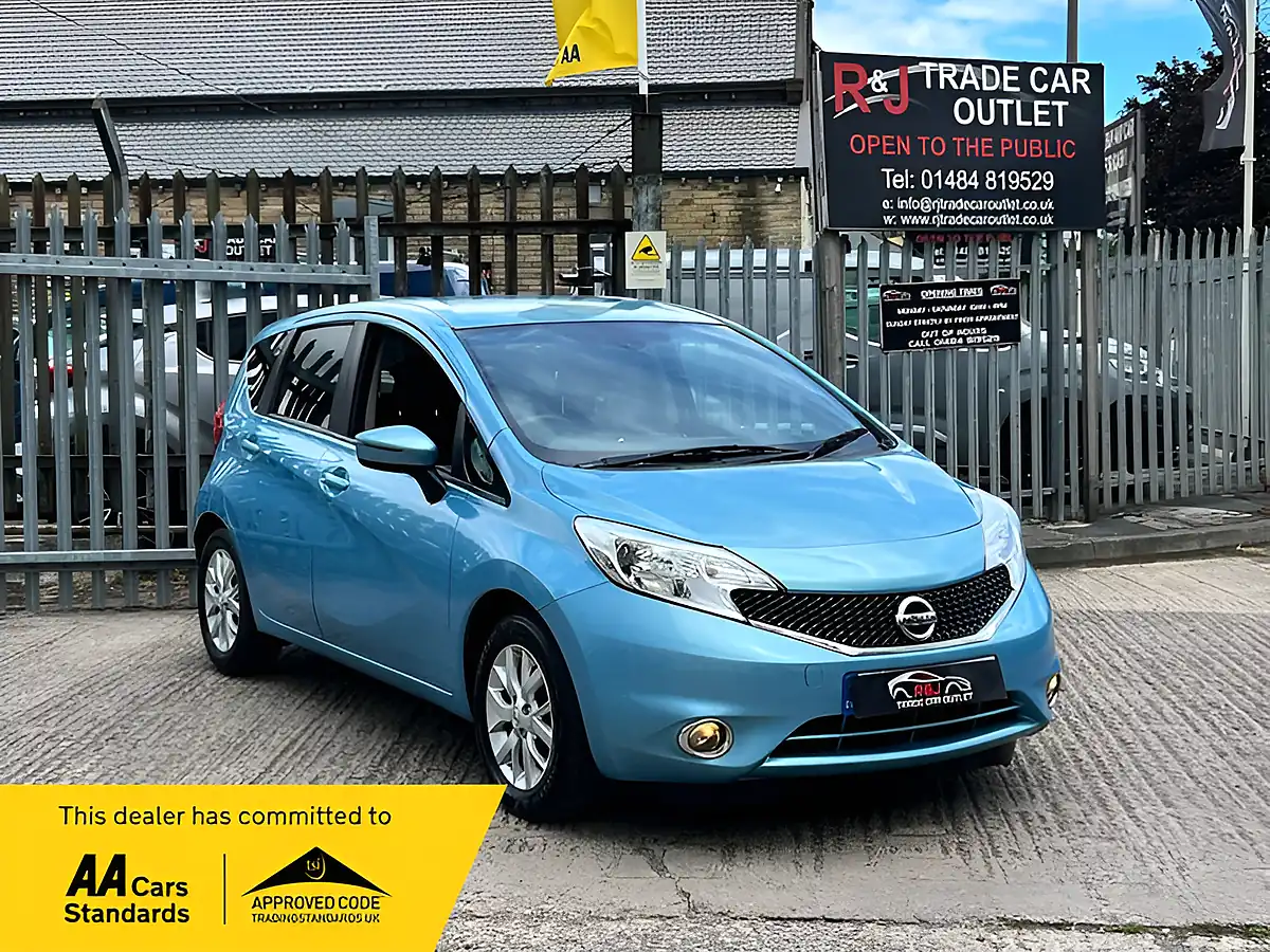 Used 2017 Nissan Note Acenta Premium Blue - Front View