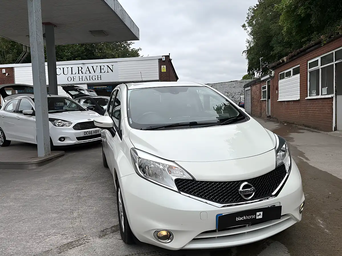 Used 2017 Nissan Note Acenta Premium White - Front View
