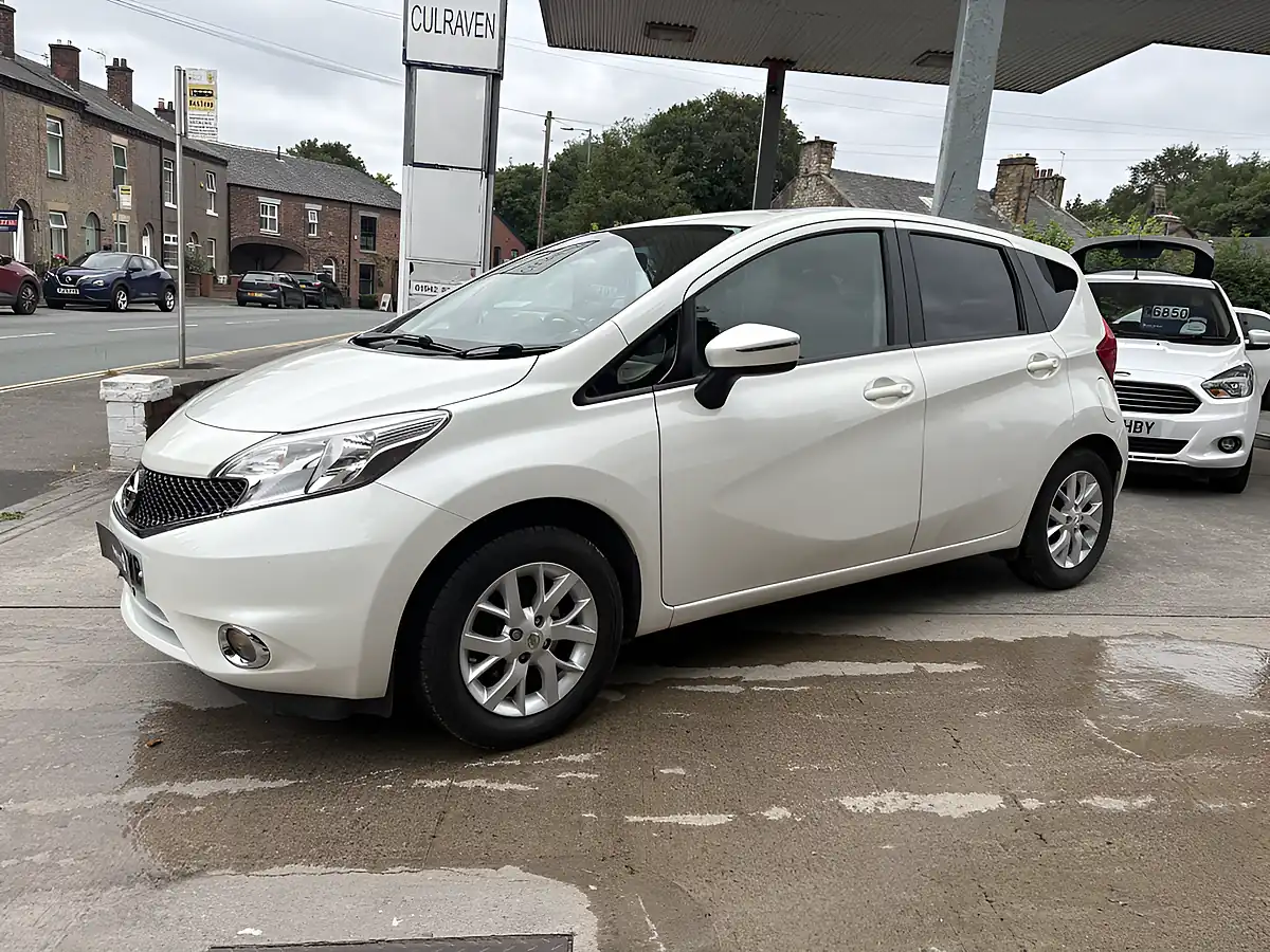 Used 2017 Nissan Note Acenta Premium White - Interior and Exterior details 6