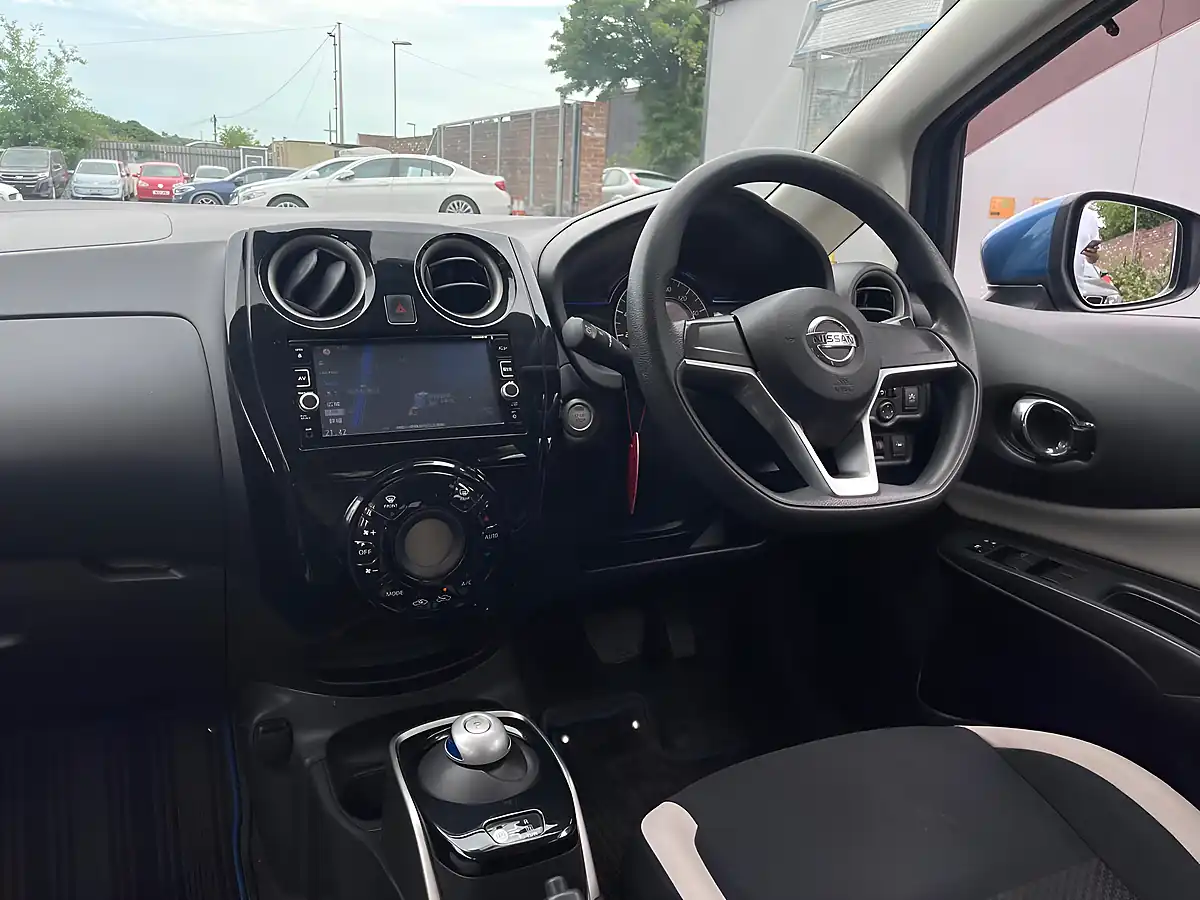 Used 2017 Nissan Note Blue - Interior and Exterior details 15
