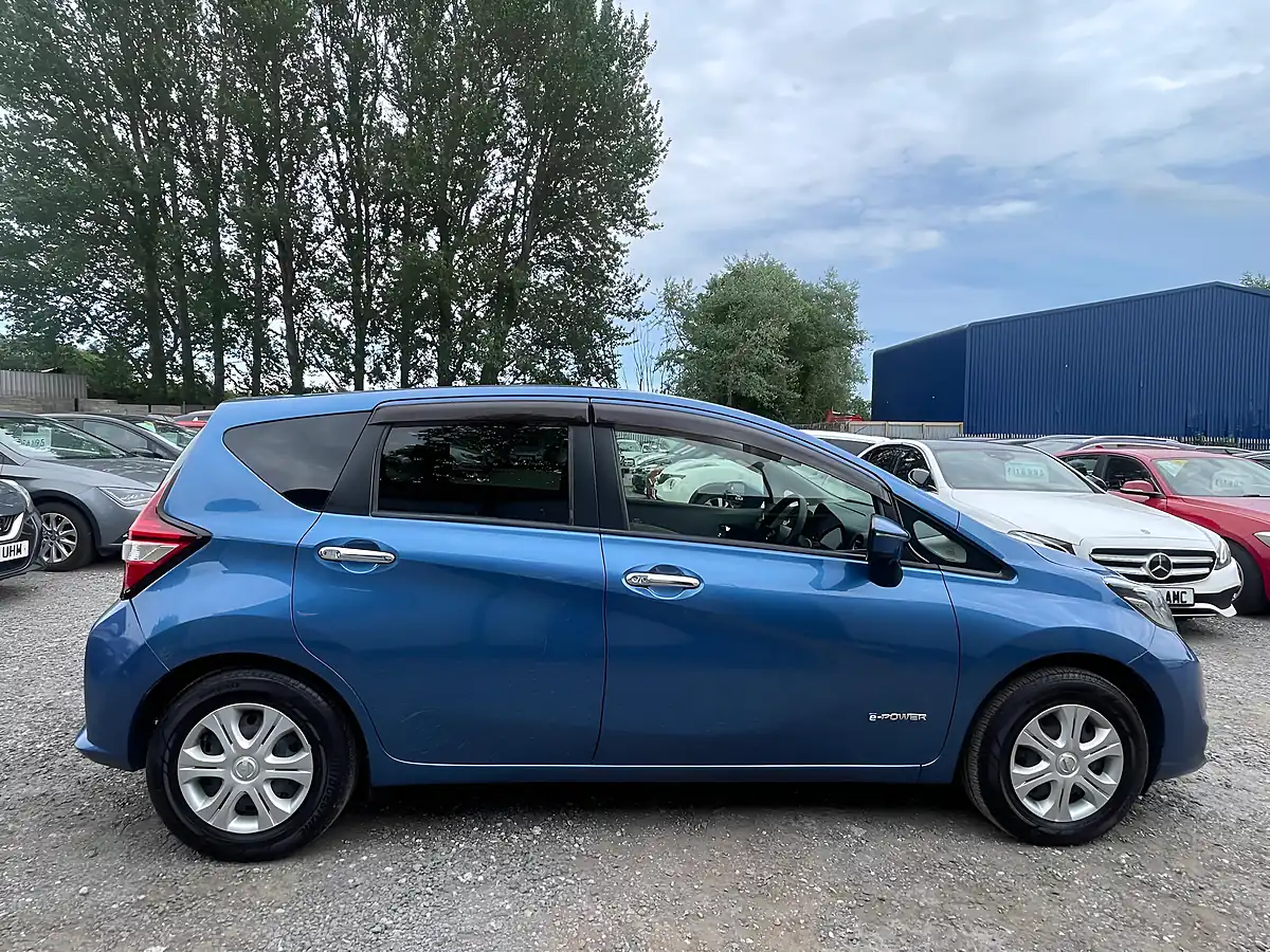 Used 2017 Nissan Note Blue - Interior and Exterior details 7