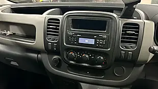Used 2017 Nissan NV300 Acenta Blue - Interior and Exterior details 10