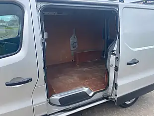 Used 2017 Nissan NV300 Acenta Grey - Interior and Exterior details 13