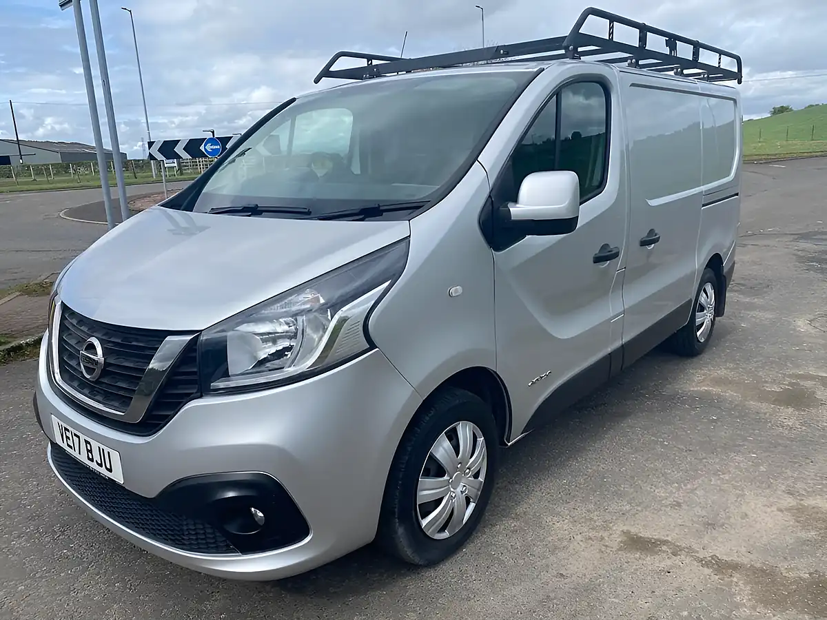Used 2017 Nissan NV300 Acenta Grey - Interior and Exterior details 14
