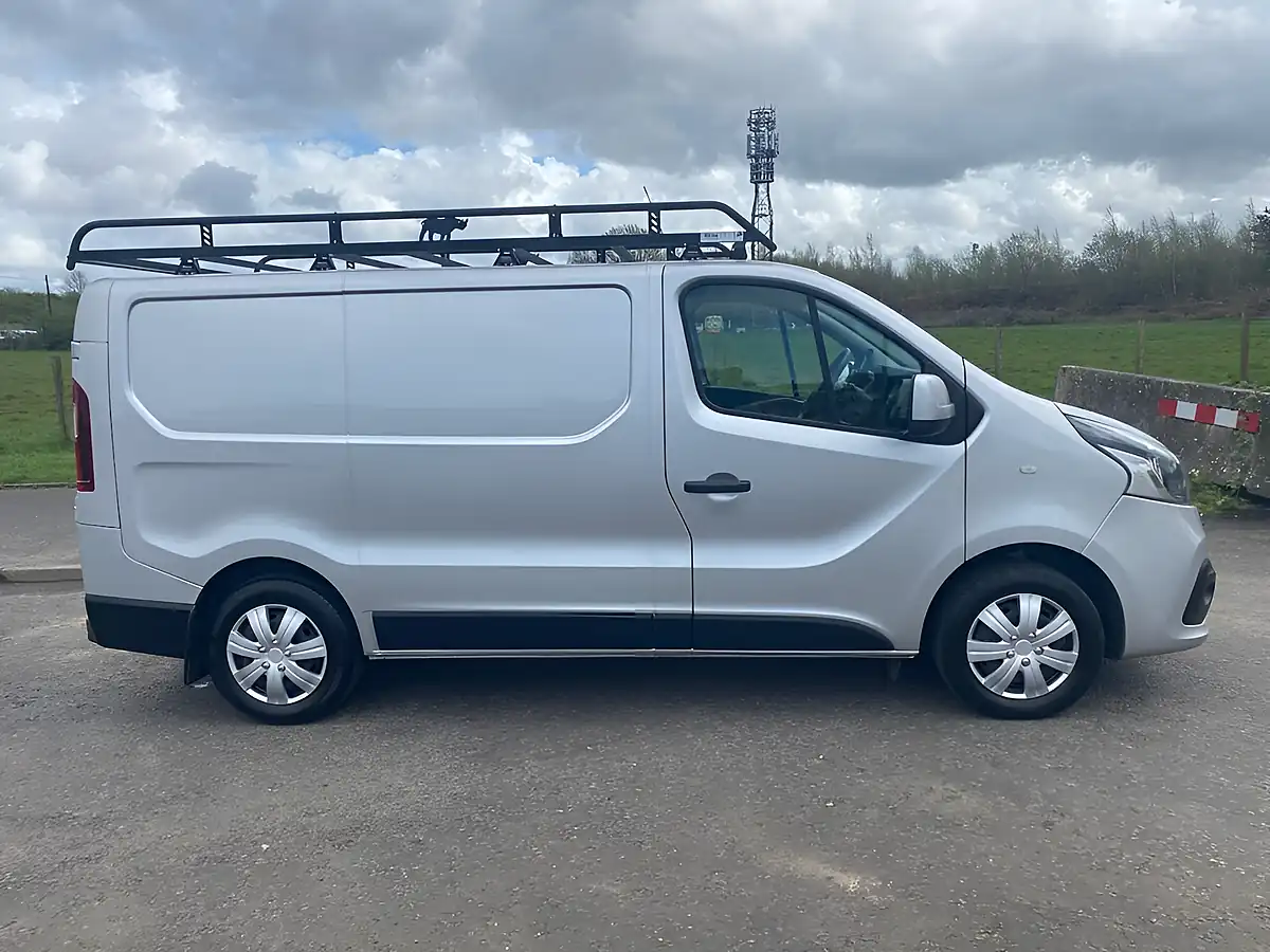 Used 2017 Nissan NV300 Acenta Grey - Interior and Exterior details 2