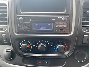 Used 2017 Nissan NV300 Acenta Grey - Interior and Exterior details 5
