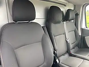 Used 2017 Nissan NV300 Acenta Grey - Interior and Exterior details 6
