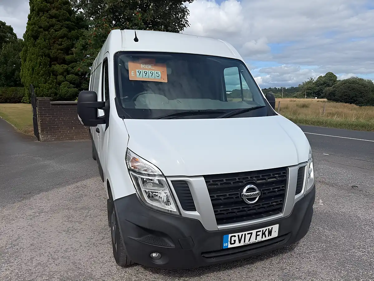 Used 2017 Nissan NV400 Se White - Front View