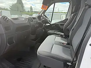 Used 2017 Nissan NV400 Se White - Interior and Exterior details 13