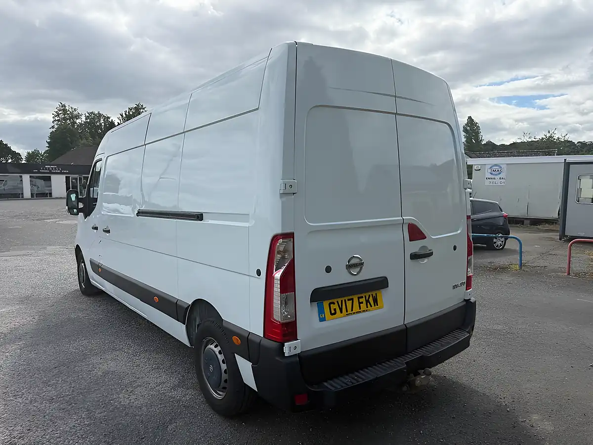 Used 2017 Nissan NV400 Se White - Interior and Exterior details 6