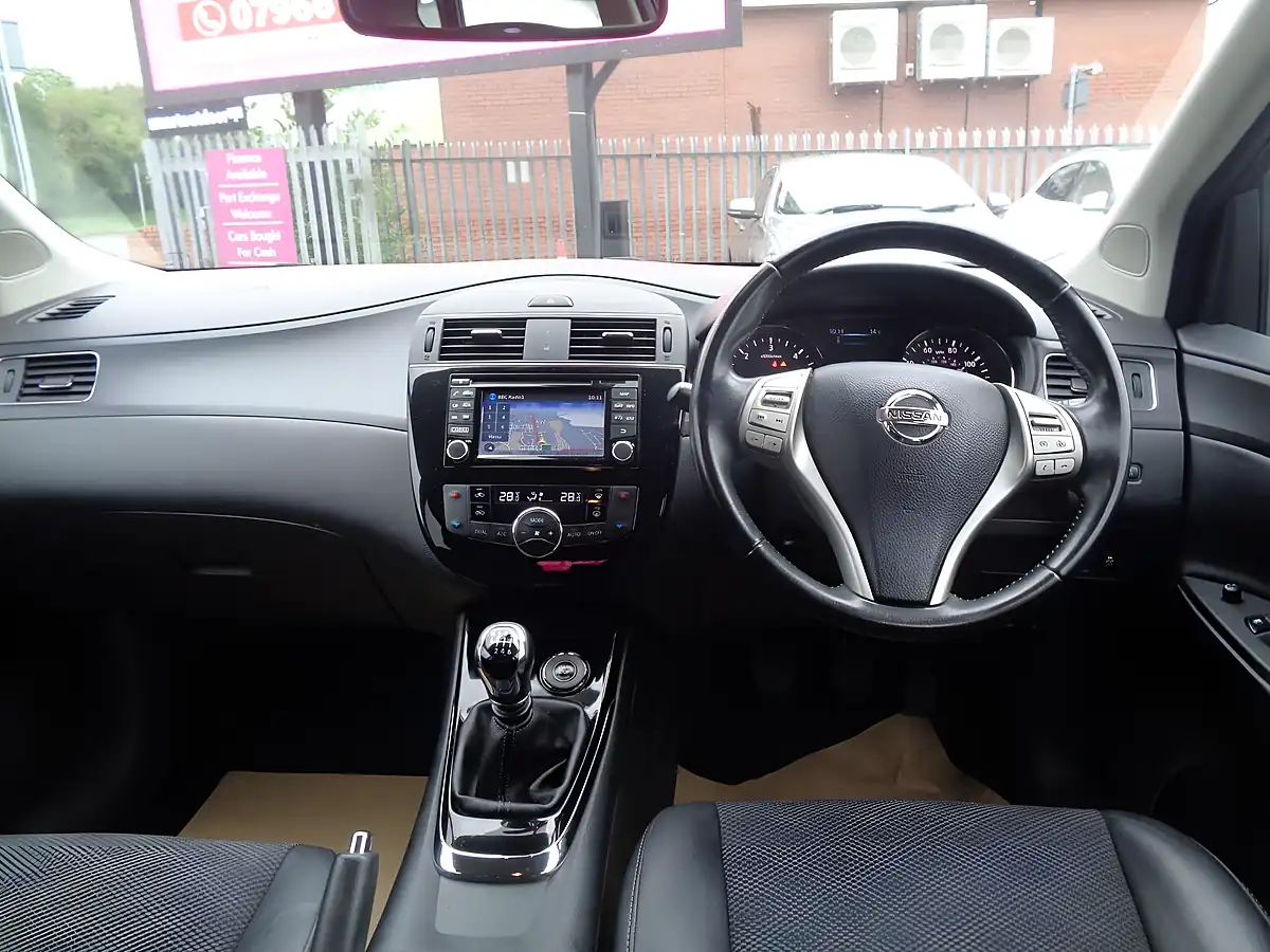Used 2017 Nissan Pulsar N-Connecta Bronze - Interior and Exterior details 12