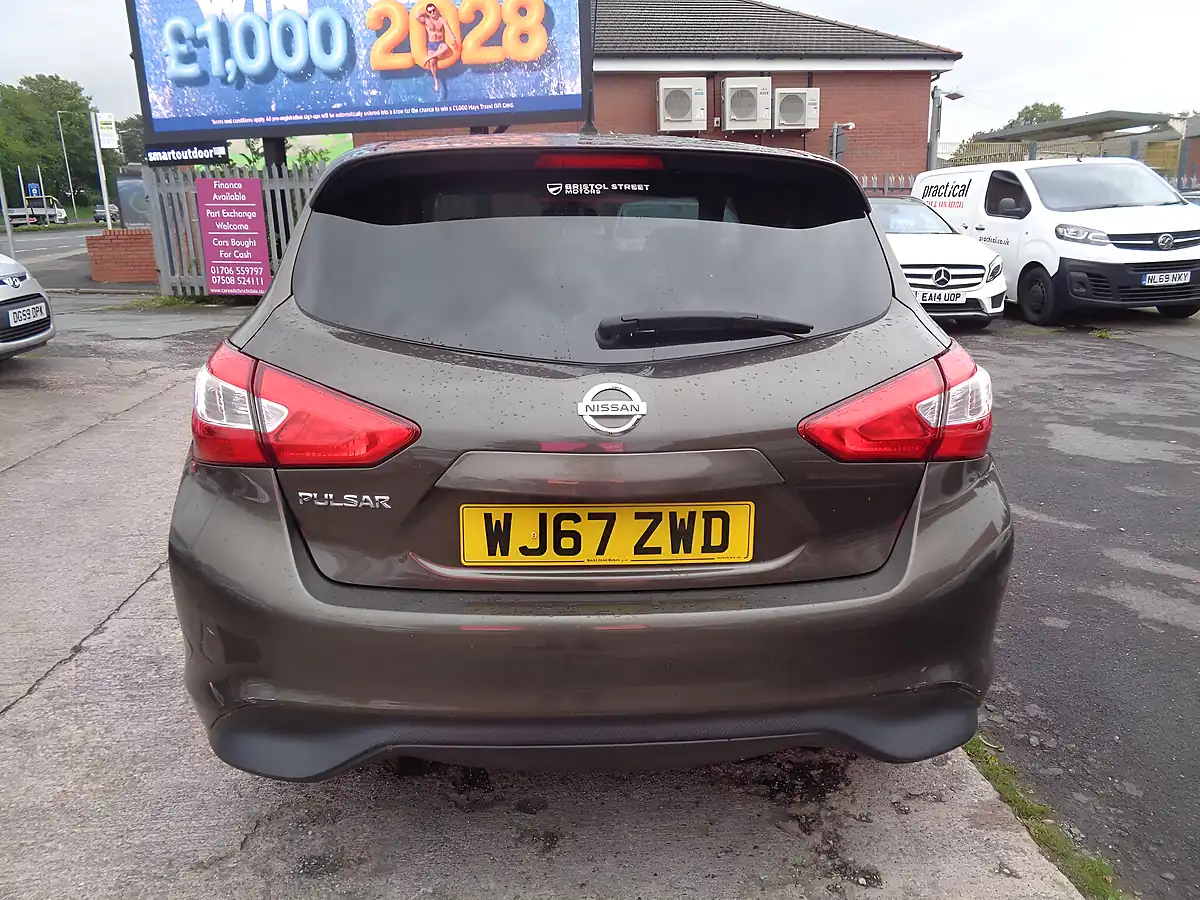 Used 2017 Nissan Pulsar N-Connecta Bronze - Interior and Exterior details 7