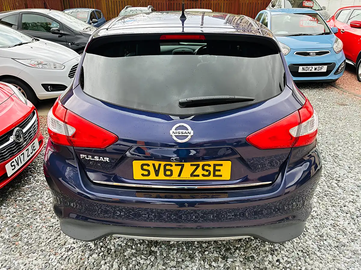 Used 2017 Nissan Pulsar Tekna Blue - Interior and Exterior details 4